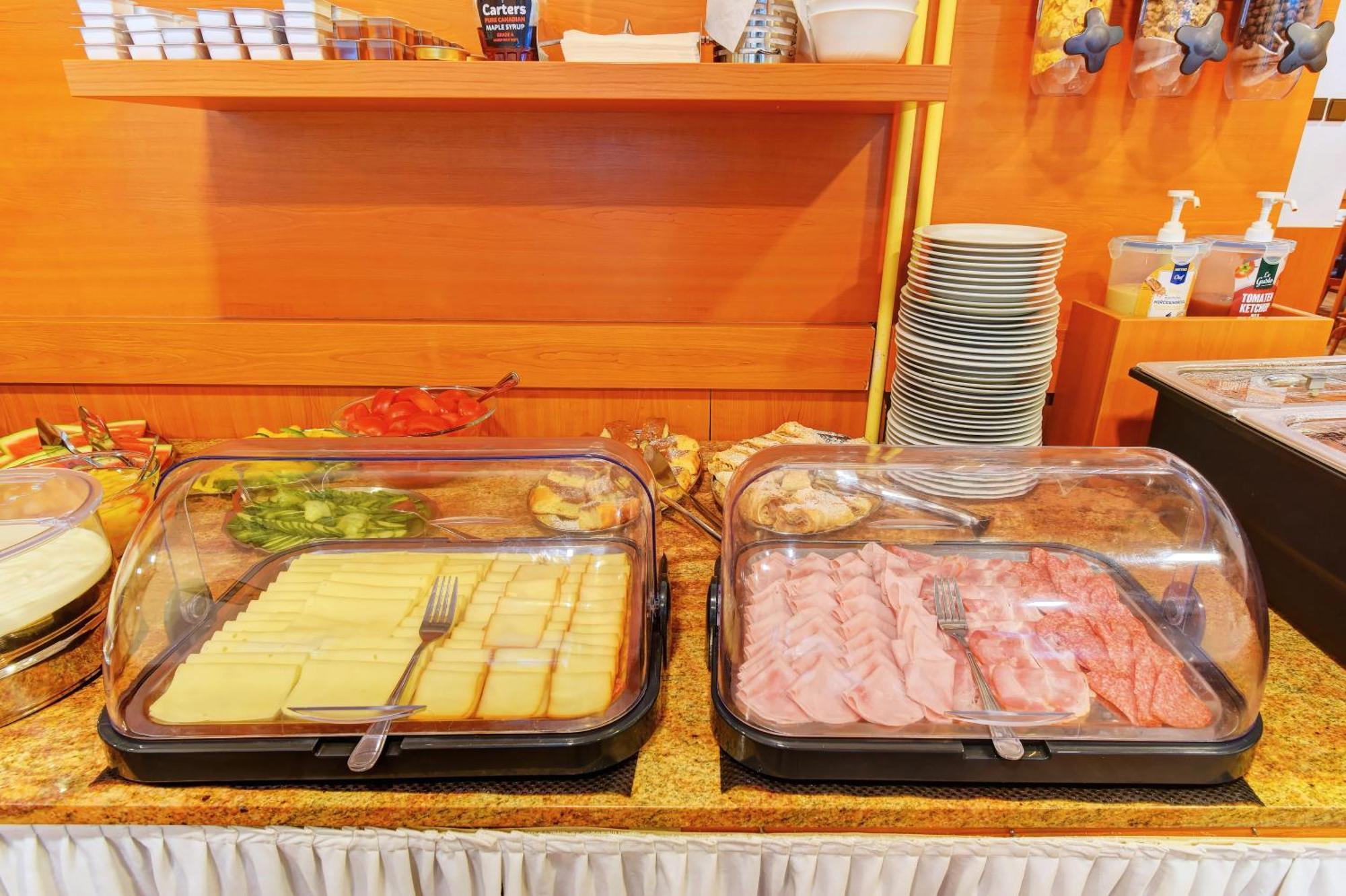 Hotel Adler Ceske Budejovice Luaran gambar