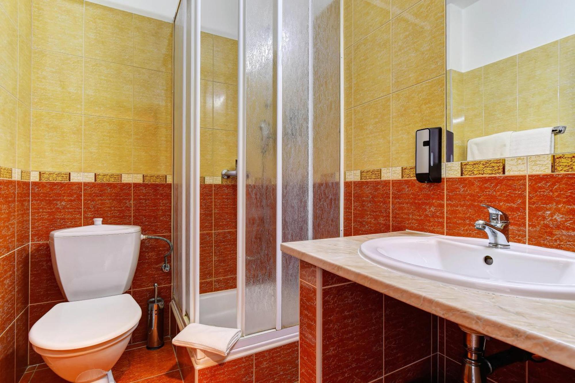 Hotel Adler Ceske Budejovice Luaran gambar