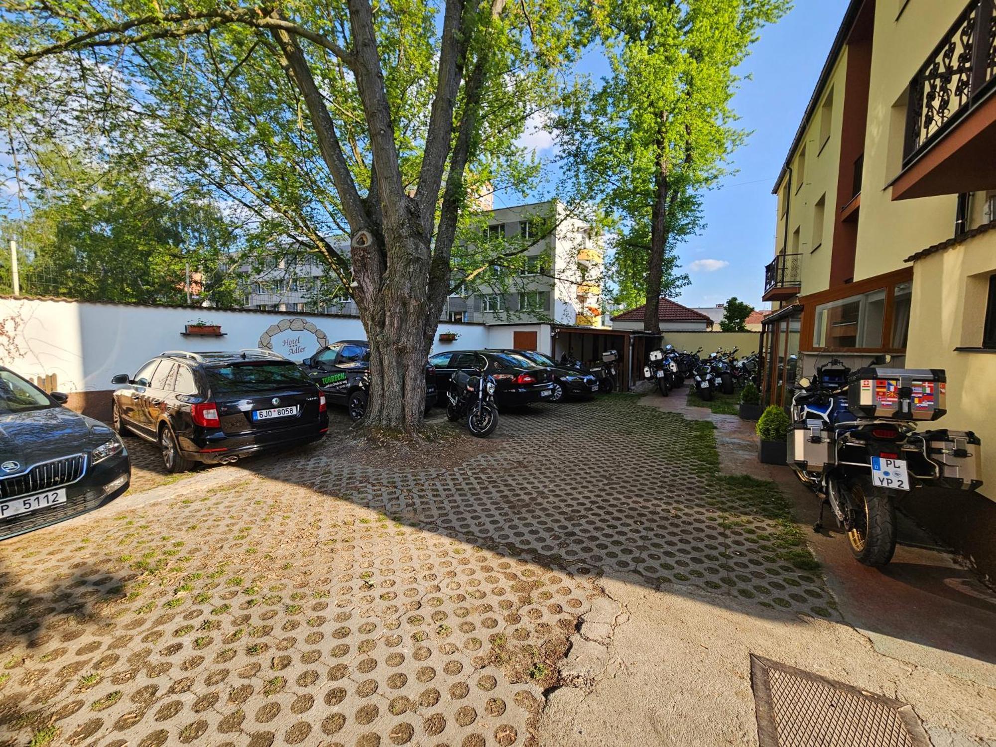 Hotel Adler Ceske Budejovice Luaran gambar