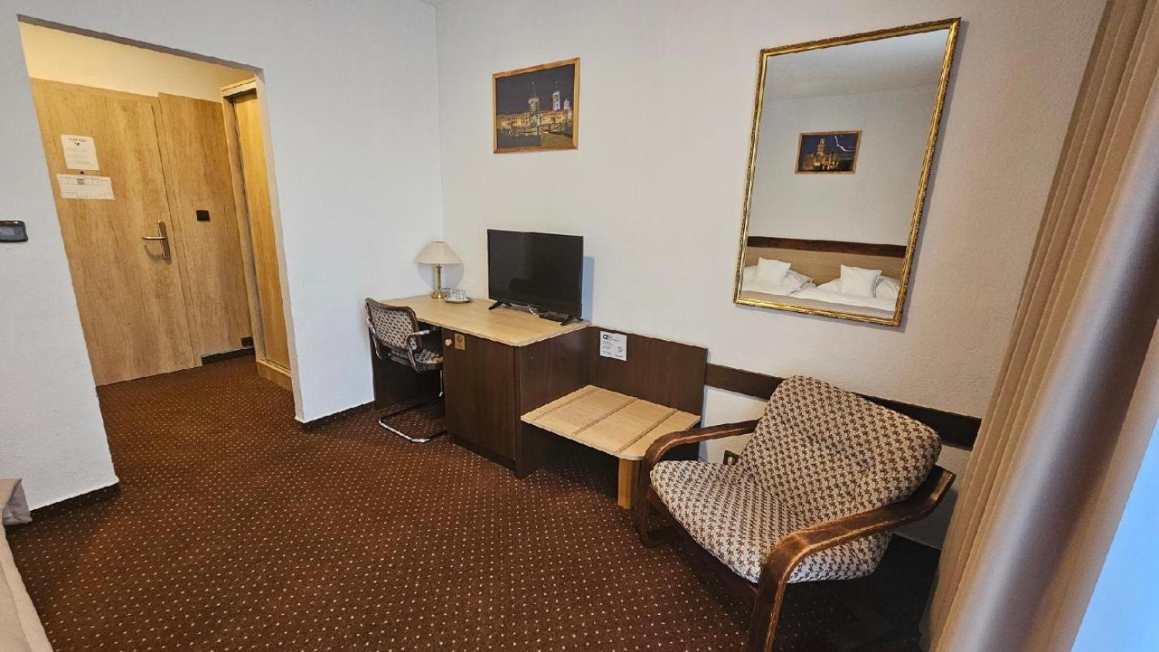 Hotel Adler Ceske Budejovice Luaran gambar