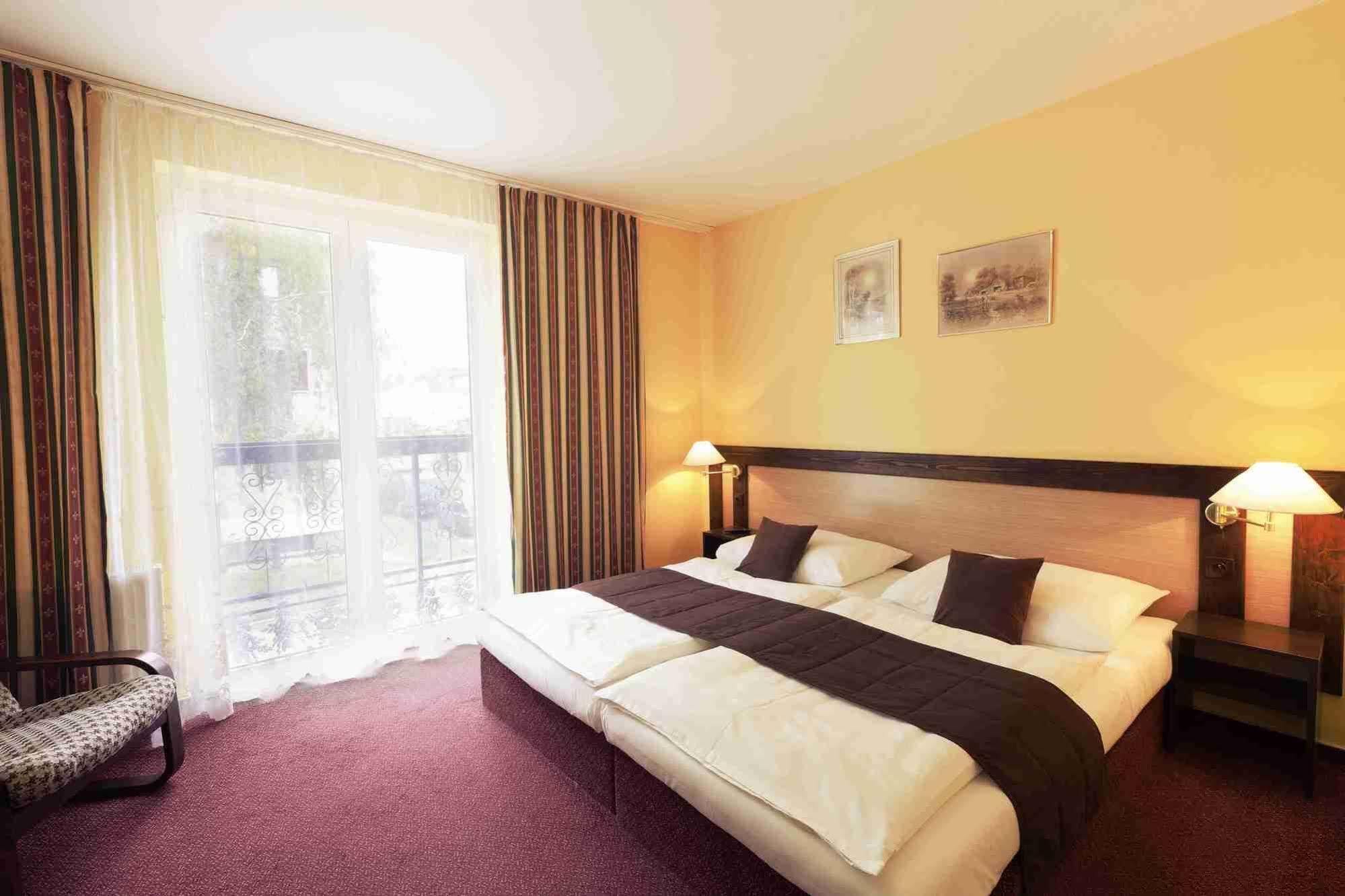 Hotel Adler Ceske Budejovice Luaran gambar