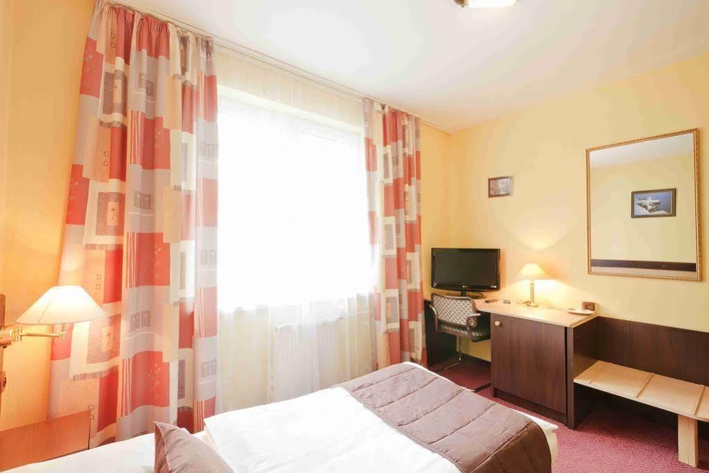 Hotel Adler Ceske Budejovice Luaran gambar